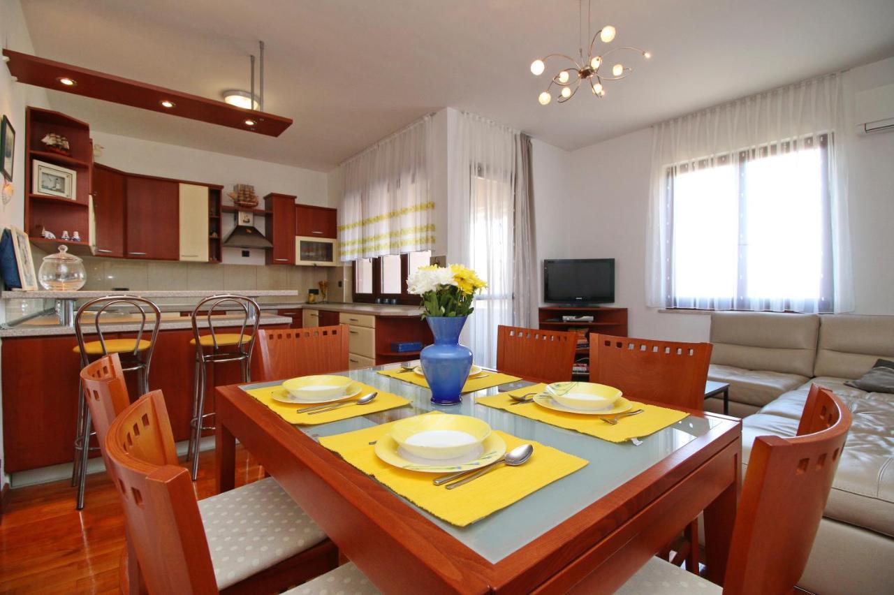Polo Apartments Rovinj Buitenkant foto